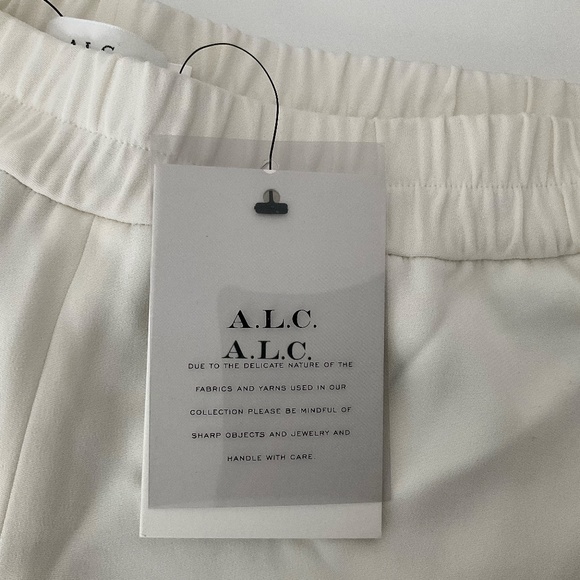 A.L.C. AJ Scalloped hem crepe shorts - BNWT - sz 6 - Picture 4 of 5